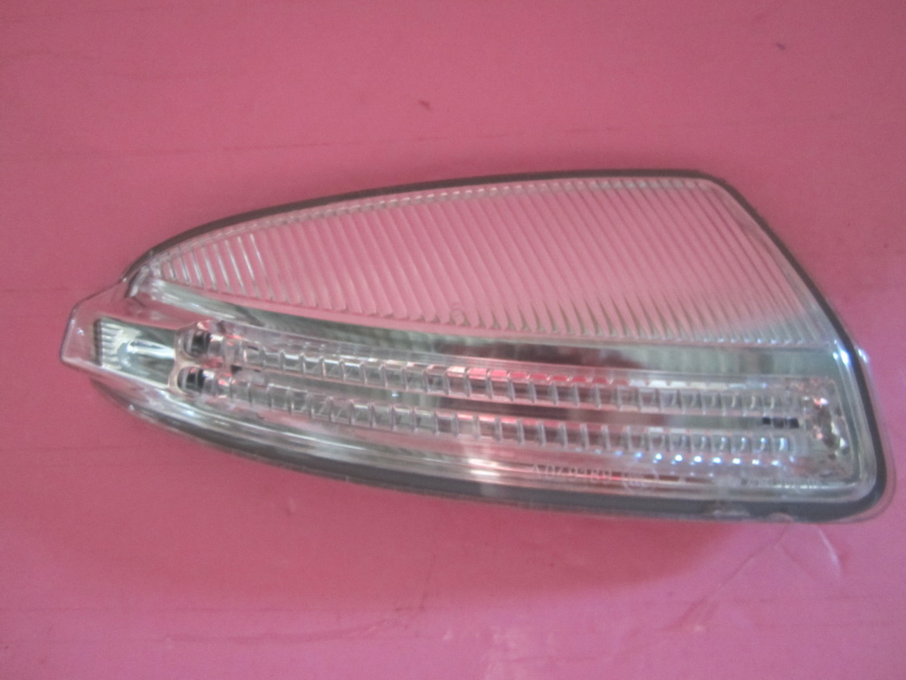 MERCEDES BENZ C300 C350 W204 RIGHT TURN SIGNAL LIGHT MIRROR 2048200821